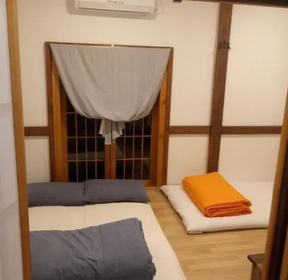اتاق استاندارد, Hundred Years Hanok