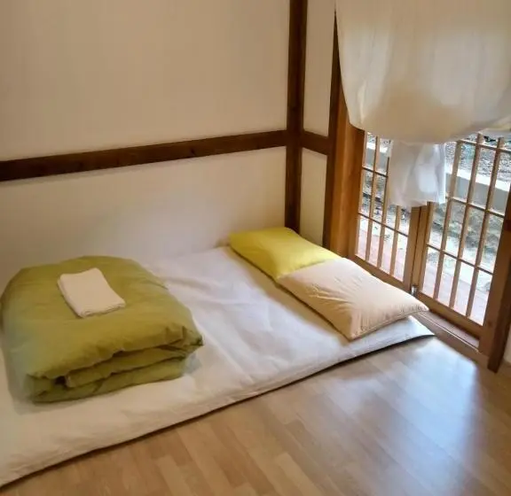 اتاق استاندارد, Hundred Years Hanok
