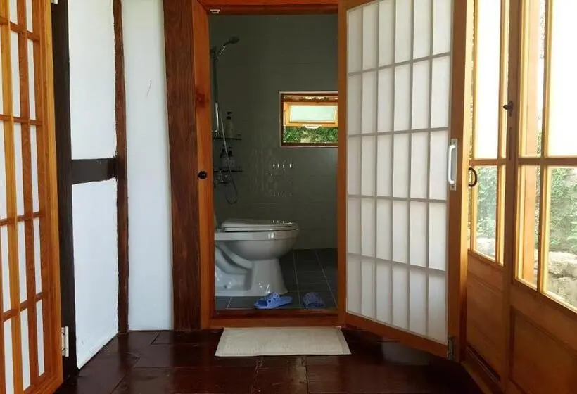 اتاق خانوادگی, Hundred Years Hanok