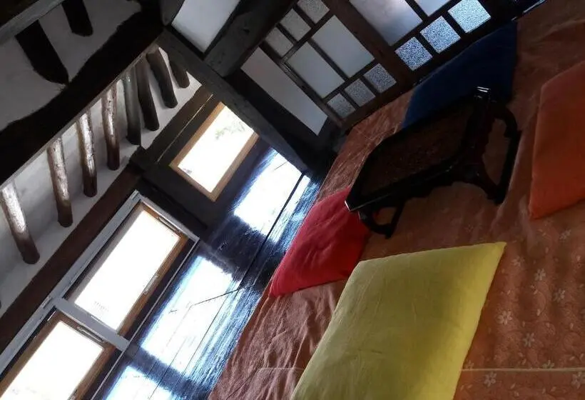 اتاق خانوادگی, Hundred Years Hanok