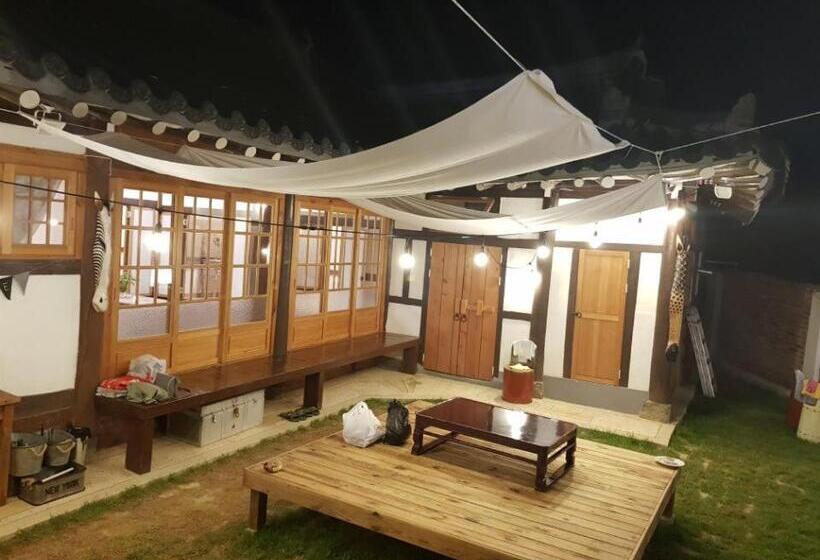 Camera Familiare, Hundred Years Hanok