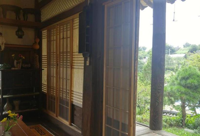 جناح مطلّ علي الحديقة, Ahndong Kimjongtaek Yangsodang