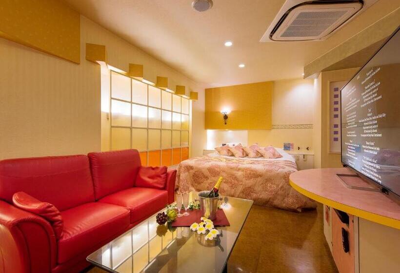 غرفة قياسية, Restay Tina Grace