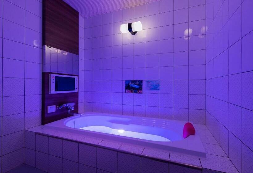 Номер Стандарт, Restay Tina Grace