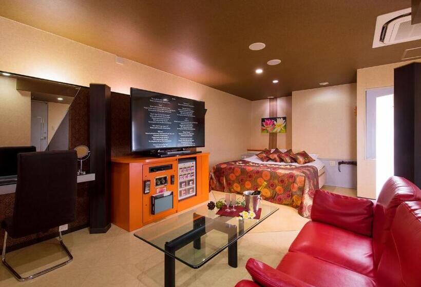 غرفة قياسية, Restay Tina Grace