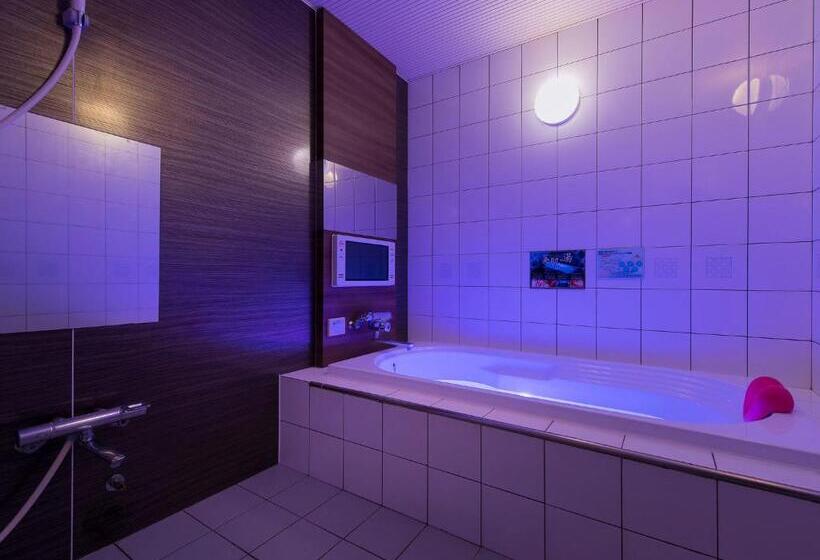 غرفة قياسية, Restay Tina Grace