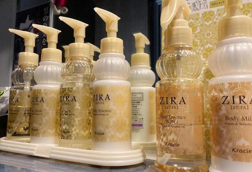 غرفة قياسية, Restay Tina Grace