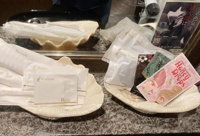 غرفة قياسية, Restay Tina Grace