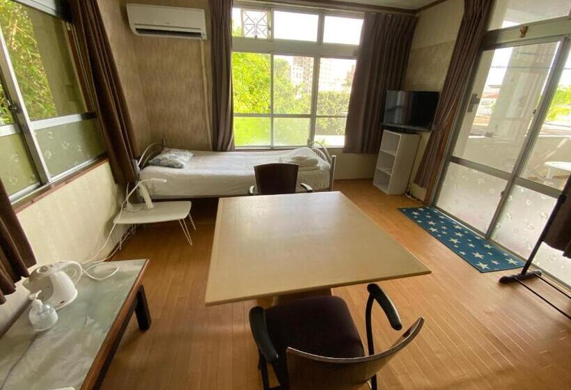 غرفة قياسية ثلاثية حمام مشترك, Body Balance House