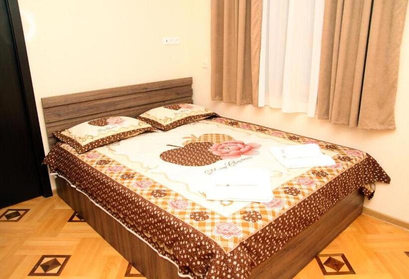 اتاق استاندارد سه نفره, Guesthouse Fatima
