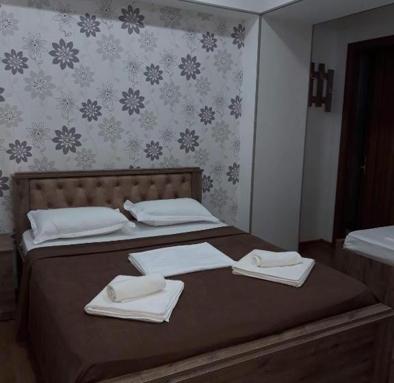 اتاق لوکس سه تخته, Guesthouse Fatima