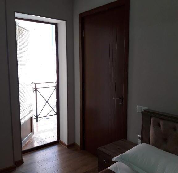 اتاق لوکس چهار تخته, Guesthouse Fatima