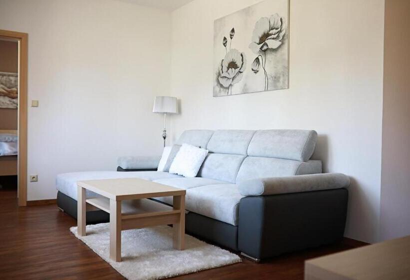 سوئیت با بالکن, Penzion Sokolská