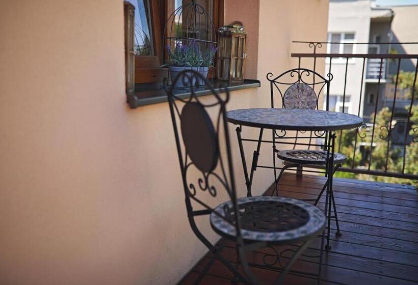 Deluxe Suite King Bed, Penzion Sokolská