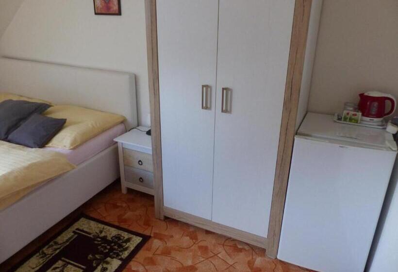 غرفة قياسية, Villa Plischke