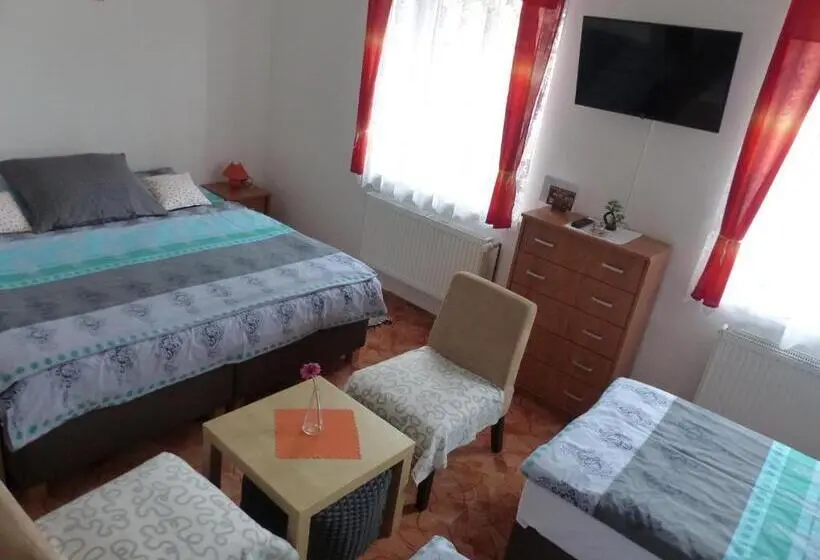 スタンダード４人部屋, Villa Plischke