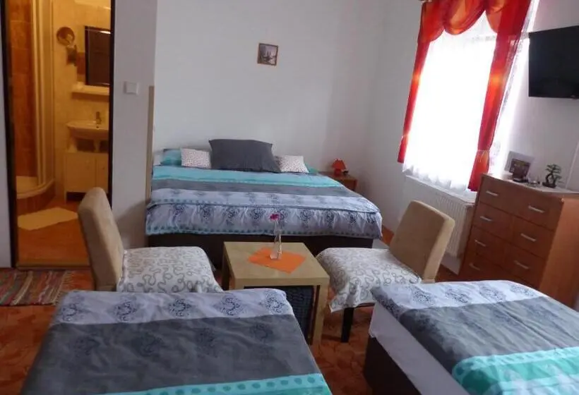 スタンダード４人部屋, Villa Plischke