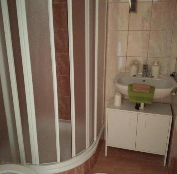 غرفة قياسية رباعية مطلة على الحديقة, Villa Plischke