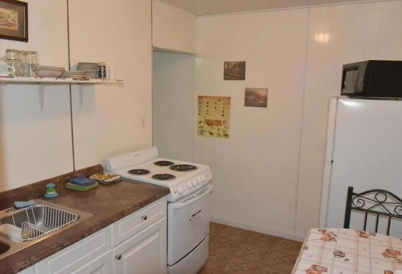 Standard-studio, Royals Inn Motel
