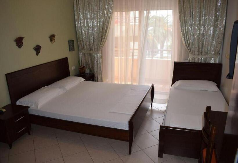 آپارتمان 1 خوابه با چشم‌انداز دریا, Elena