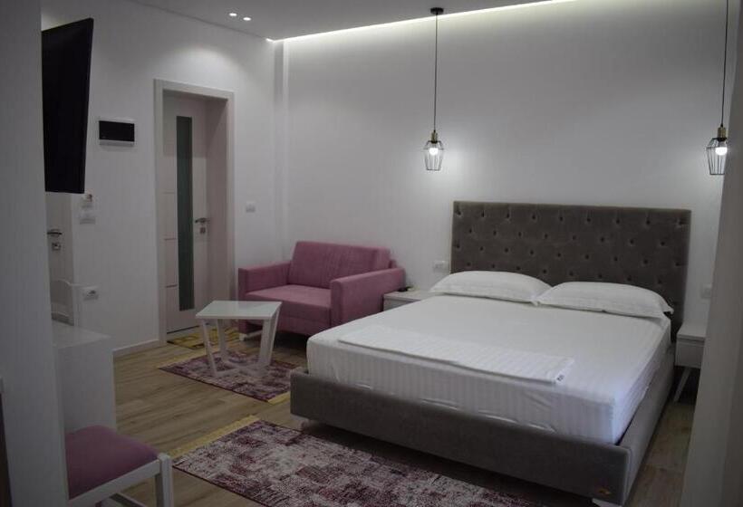 آپارتمان 1 خوابه با چشم‌انداز دریا, Elena