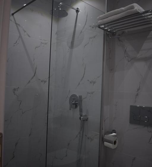 اتاق استاندارد با بالکن, Elena