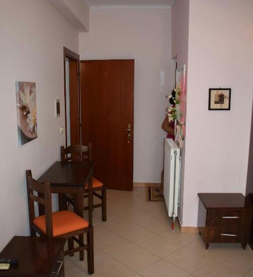 اتاق استاندارد با بالکن, Elena