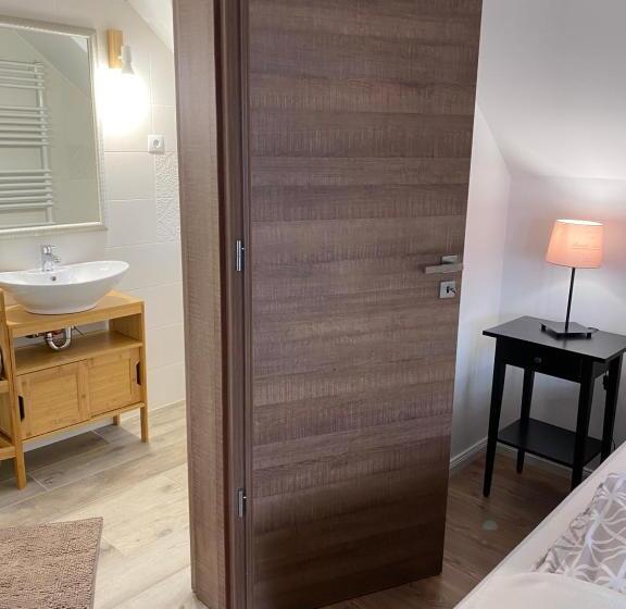 חדר סטנדרט לשלושה, Helga Vendégház