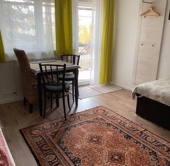 חדר סטנדרט לשלושה, Helga Vendégház