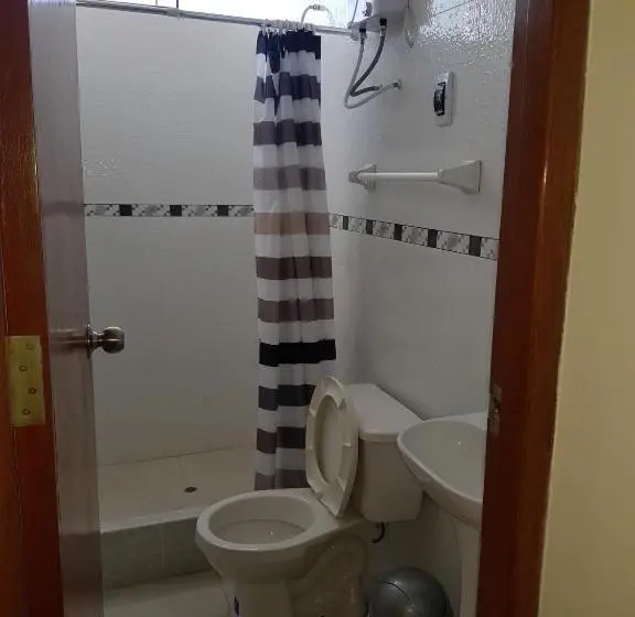 Standard Kolmen Hengen Huone, Hospedaje Wankko