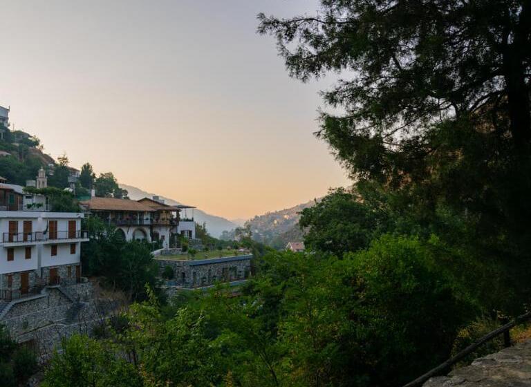 带观景的标准工作室, Theoxenia