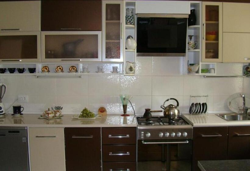 آپارتمان 1 خوابه, Guest House Ucha