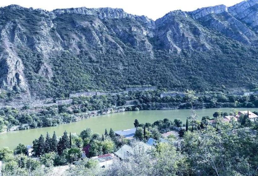 آپارتمان 1 خوابه, Guest House Ucha