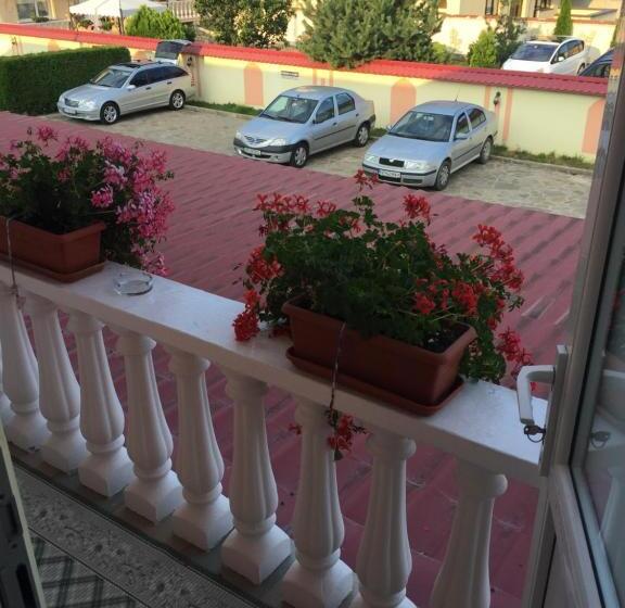 اتاق استاندارد, Pensiunea Flora