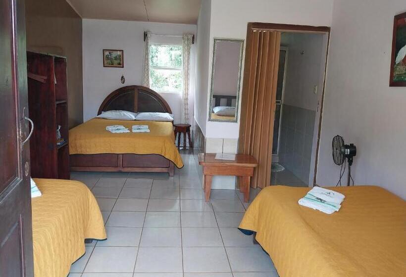 Номер Стандарт Трехместный, Posada Rural Oasis