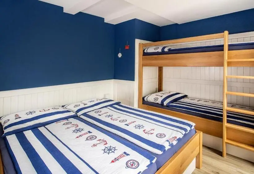 اتاق استاندارد چهار تخته, Penzion Labska Marina