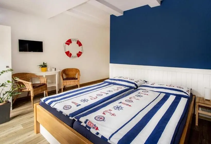 اتاق استاندارد چهار تخته, Penzion Labska Marina