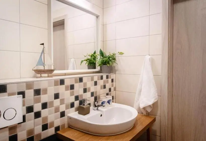 اتاق استاندارد سه نفره, Penzion Labska Marina