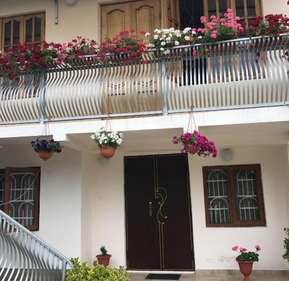 اتاق لوکس, Guesthouse On Zheleznodorozhnaya