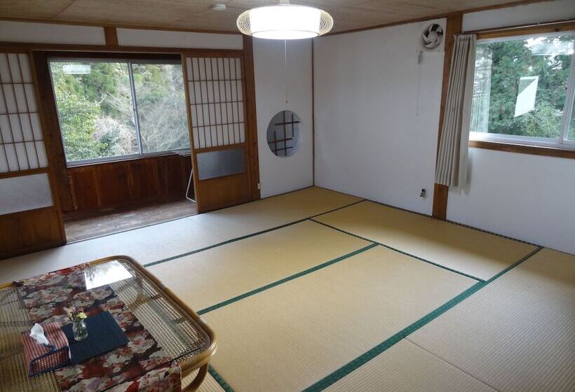 חדר משפחתי, Dosanko Mira Farm