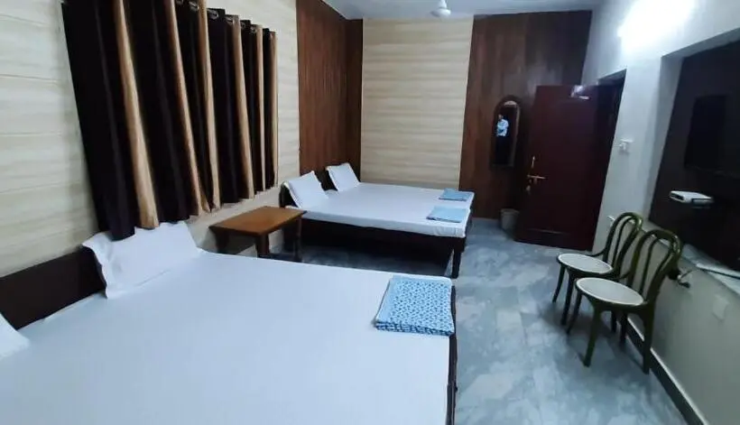 エコノミー４人部屋, Gokul Guest House
