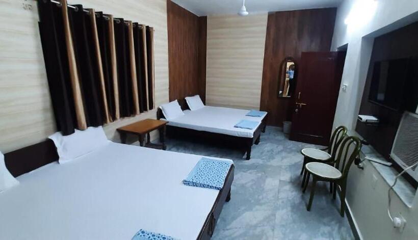 エコノミー４人部屋, Gokul Guest House