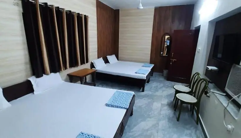 エコノミー４人部屋, Gokul Guest House