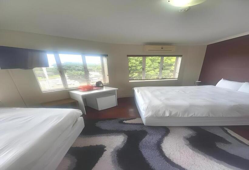 חדר סטנדרט לשלושה עם נוף לגינה, Kzn Park View Guest House