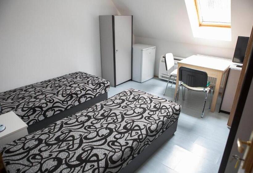 Standardrum, éva Vendégház