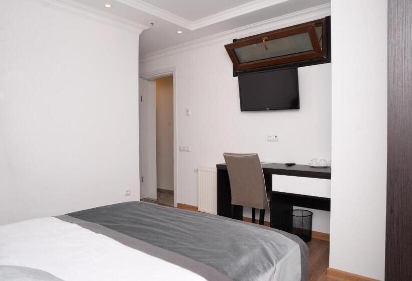 اتاق اکونومی, Guest House Gantiadi