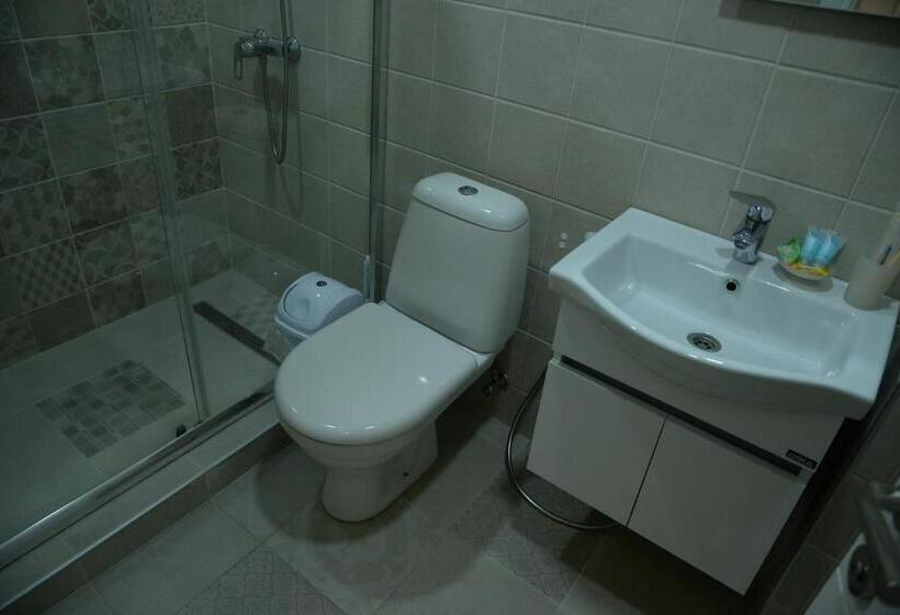 اتاق استاندارد با بالکن, Guest House Gantiadi