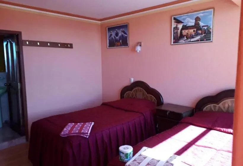 اتاق استاندارد سه نفره, Hostal Restauran Flor De Mi Tierra