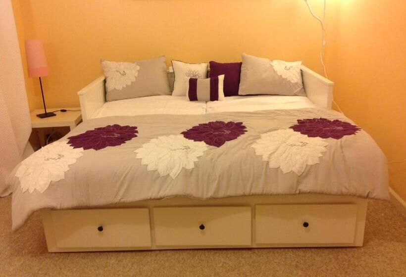 带共用浴室的标准房间, Mojoy Homesuites At Runyon