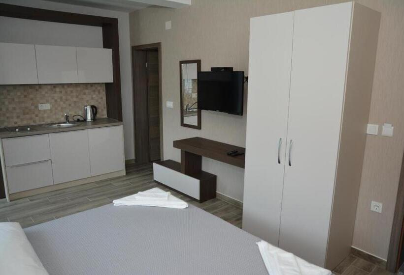 1 Bedroom Apartment Lake View, Villa Trpe